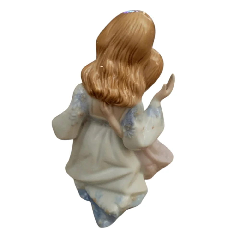 Paul Sabastian beautiful figurine